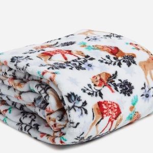 Vera Bradley WEARABLE blanket
